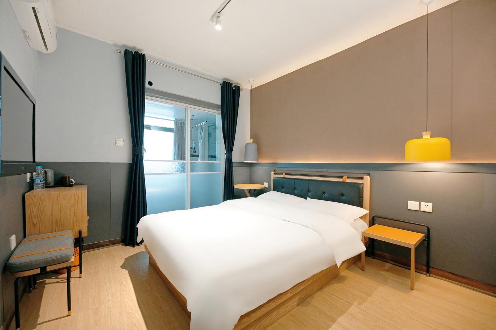 Kunming Upland International Youth Hostel Near The City Center ,2 Mins Walk To The Subway, 2 Mins Walk To The Green Lake, Close To Yuan Tong Temple, Old Street, Yunnan University, Convenient Payment And Visa Cards Are Accepted Zewnętrze zdjęcie