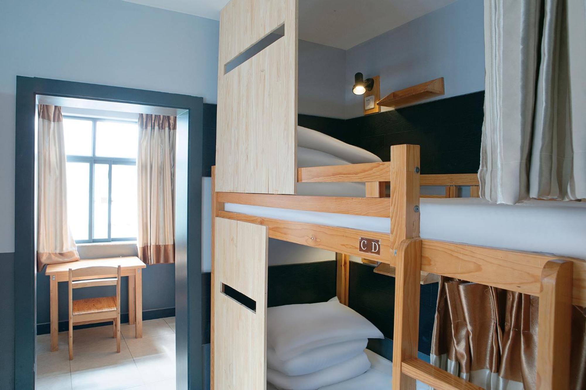 Kunming Upland International Youth Hostel Near The City Center ,2 Mins Walk To The Subway, 2 Mins Walk To The Green Lake, Close To Yuan Tong Temple, Old Street, Yunnan University, Convenient Payment And Visa Cards Are Accepted Zewnętrze zdjęcie