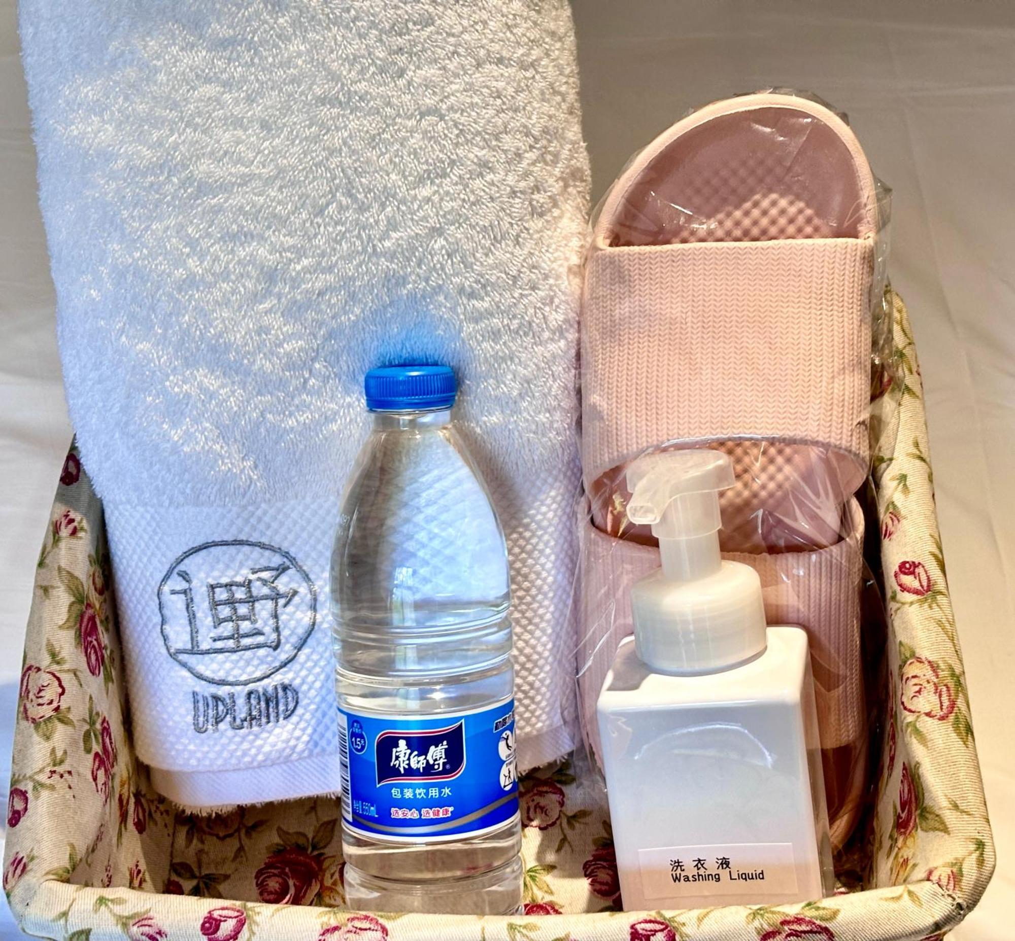 Kunming Upland International Youth Hostel Near The City Center ,2 Mins Walk To The Subway, 2 Mins Walk To The Green Lake, Close To Yuan Tong Temple, Old Street, Yunnan University, Convenient Payment And Visa Cards Are Accepted Zewnętrze zdjęcie